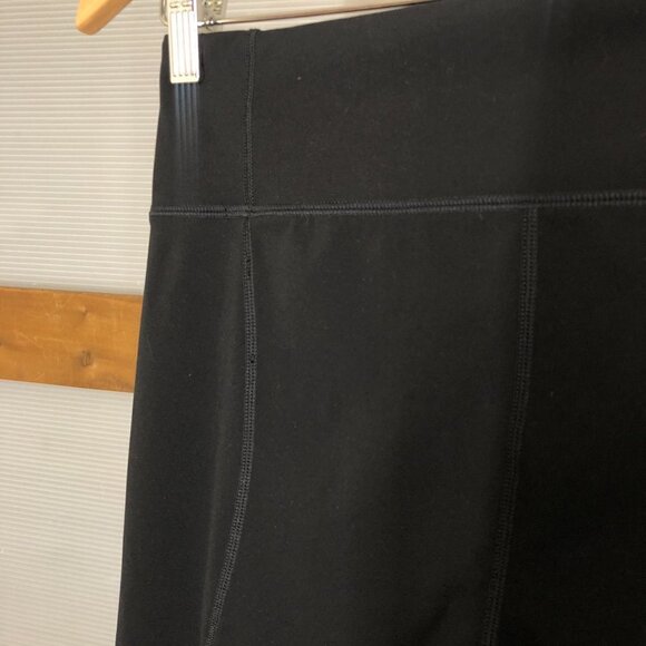 Sz‎ L- 2XU Midrise Black Silver Cropped Compression Leggings Tights - Picture 9 of 10